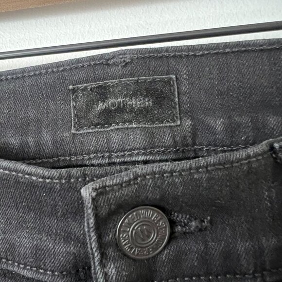MOTHER The Insider Crop Step Fray Jeans Not Guilty Wash Black Women's Size 27 - Picture 5 of 12
